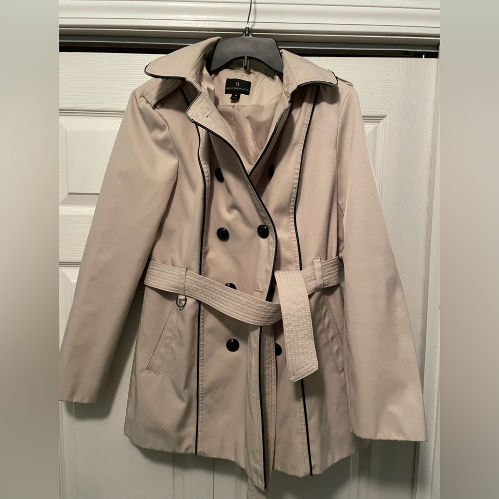 Classic hooded trench, size medium